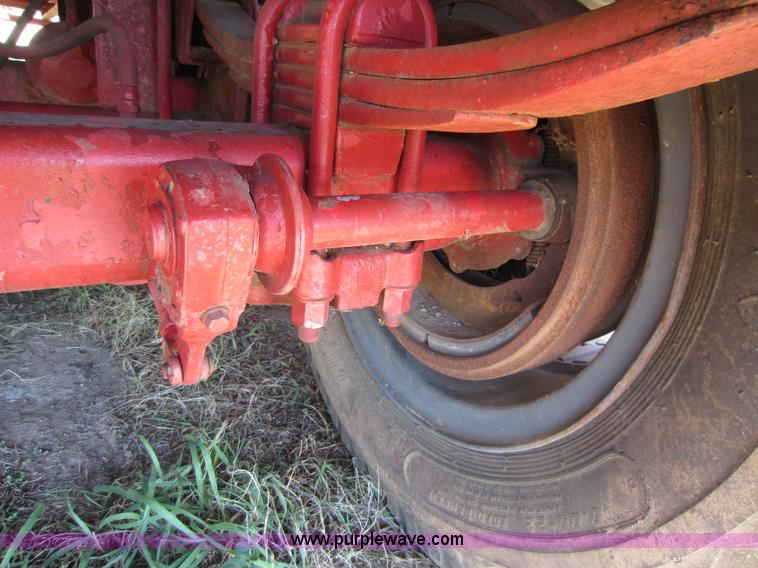 image for item D5644 1973 Hobbs flatbed semi trailer