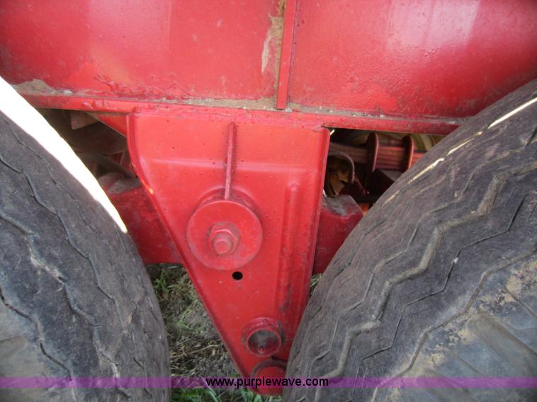 image for item D5644 1973 Hobbs flatbed semi trailer