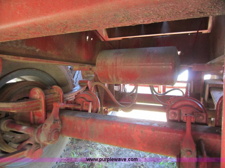 image for item D5644 1973 Hobbs flatbed semi trailer