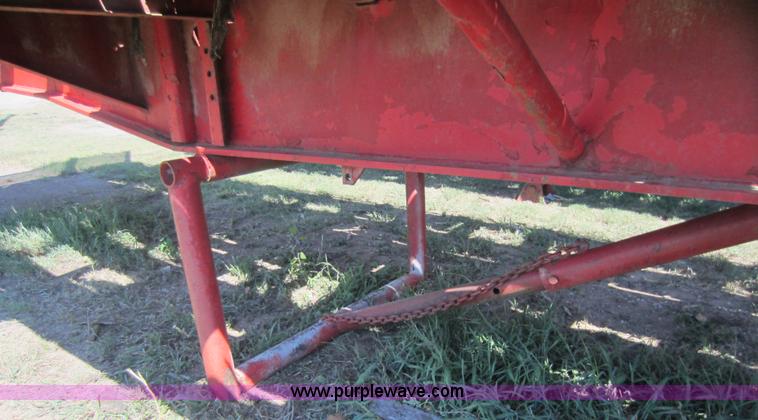 image for item D5644 1973 Hobbs flatbed semi trailer