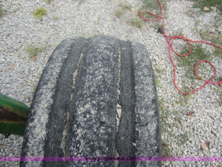 image for item F6507 John Deere 2850 tractor