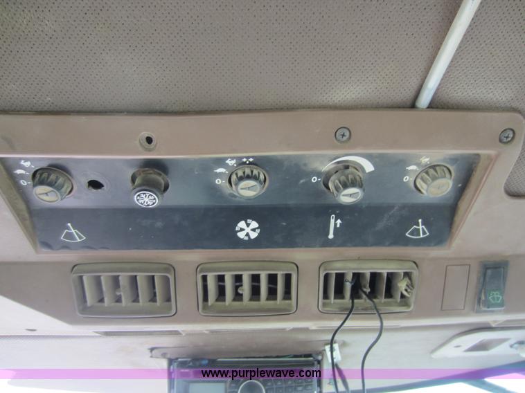 image for item F6507 John Deere 2850 tractor