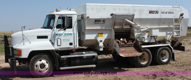 image for item G4726 1995 Mack CH613 feed truck