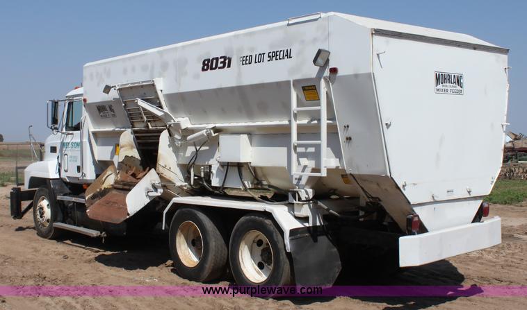 image for item G4726 1995 Mack CH613 feed truck