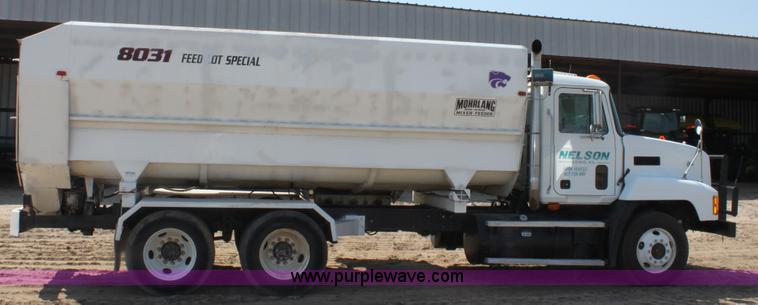 image for item G4726 1995 Mack CH613 feed truck