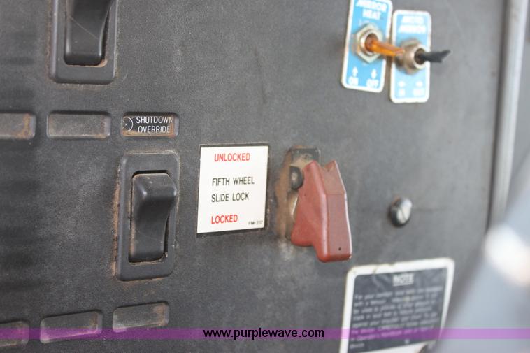 image for item G4726 1995 Mack CH613 feed truck