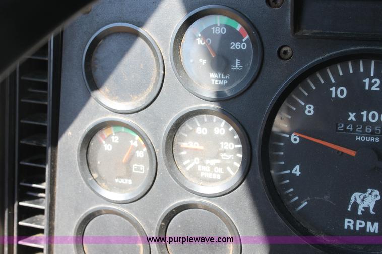 image for item G4726 1995 Mack CH613 feed truck