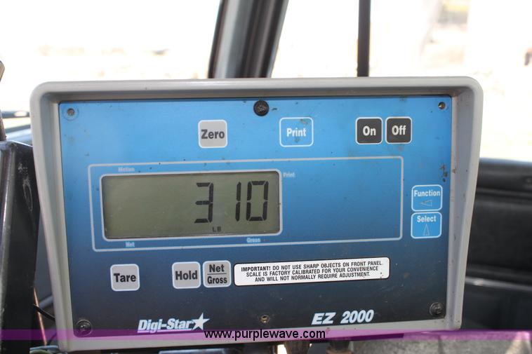 image for item G4726 1995 Mack CH613 feed truck