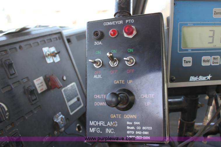 image for item G4726 1995 Mack CH613 feed truck