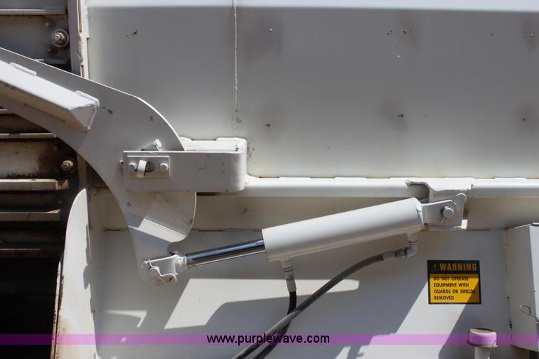 image for item G4726 1995 Mack CH613 feed truck