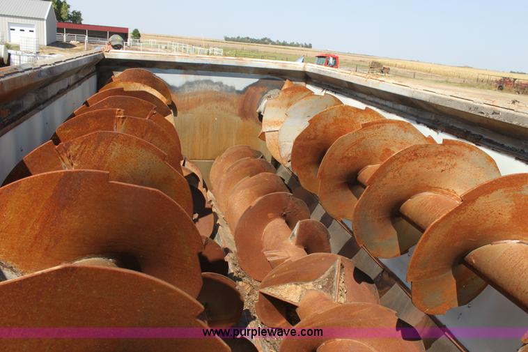 image for item G4726 1995 Mack CH613 feed truck