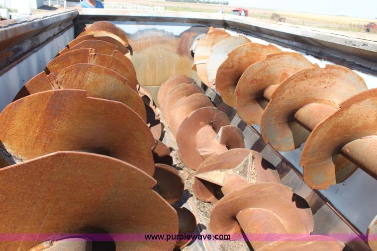 image for item G4726 1995 Mack CH613 feed truck