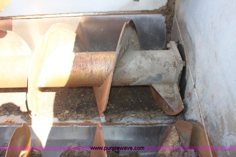 image for item G4726 1995 Mack CH613 feed truck