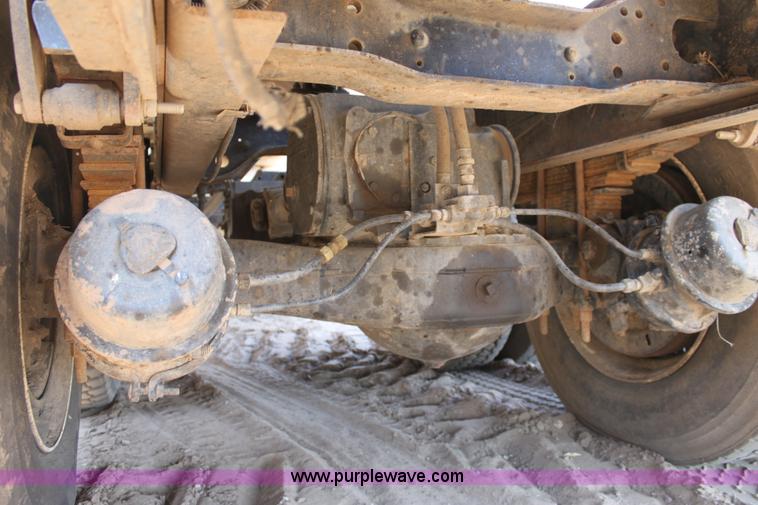 image for item G4726 1995 Mack CH613 feed truck