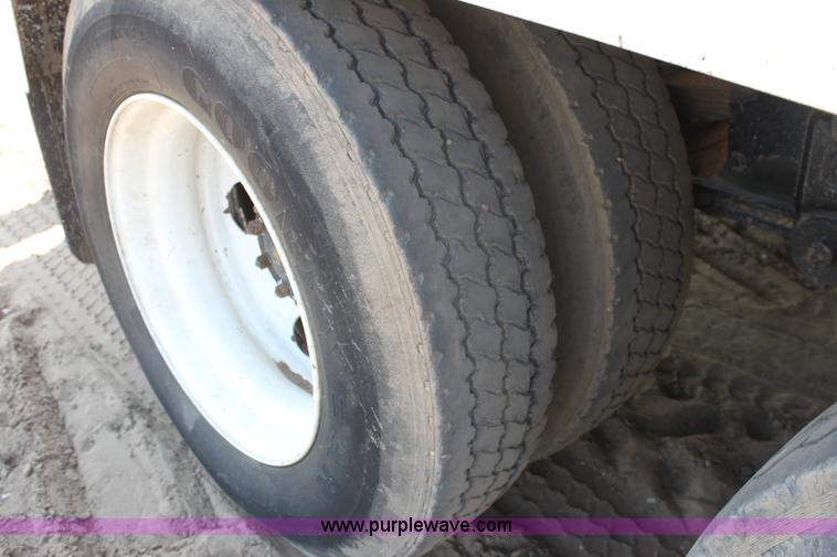 image for item G4726 1995 Mack CH613 feed truck