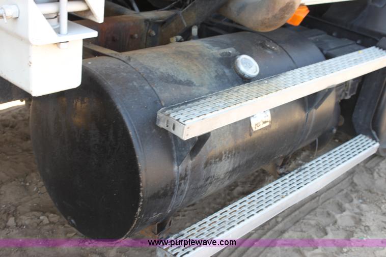 image for item G4726 1995 Mack CH613 feed truck