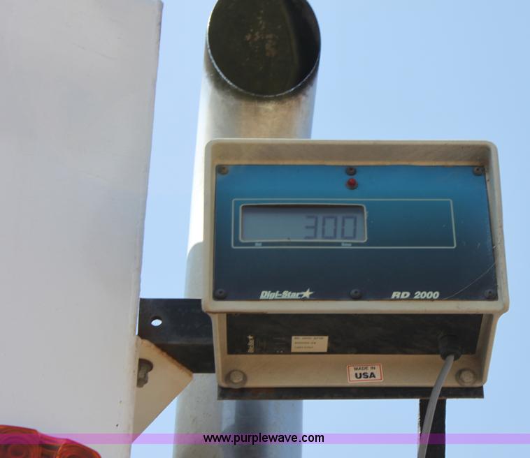 image for item G4726 1995 Mack CH613 feed truck