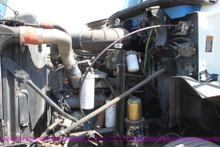 image for item G4726 1995 Mack CH613 feed truck