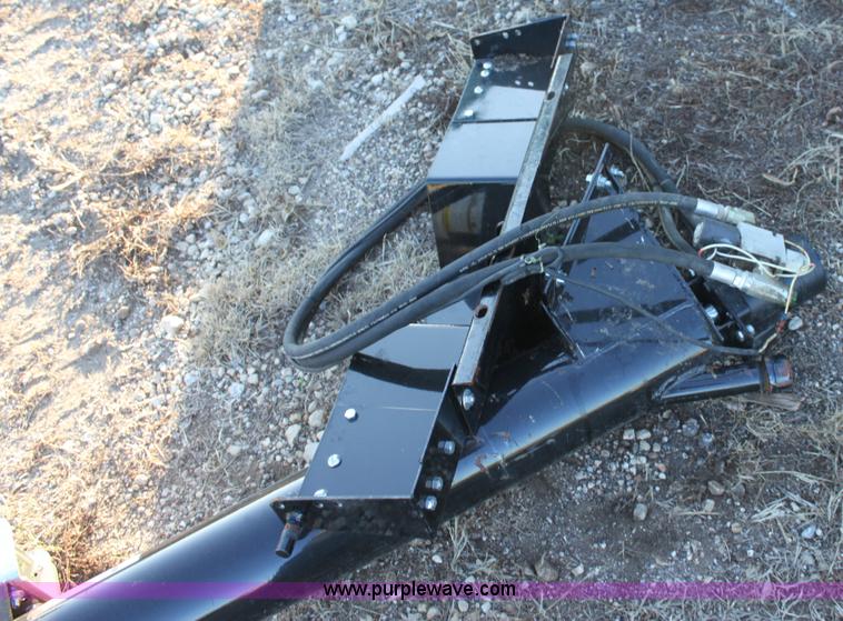 image for item G4923 2010 J&M 15.5' auger