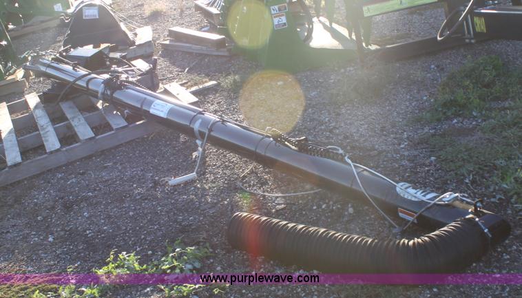 image for item G4924 2010 J&M 15.5' auger