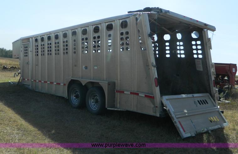 image for item G4980 2008 Wilson 24' tandem axle gooseneck livestock trailer