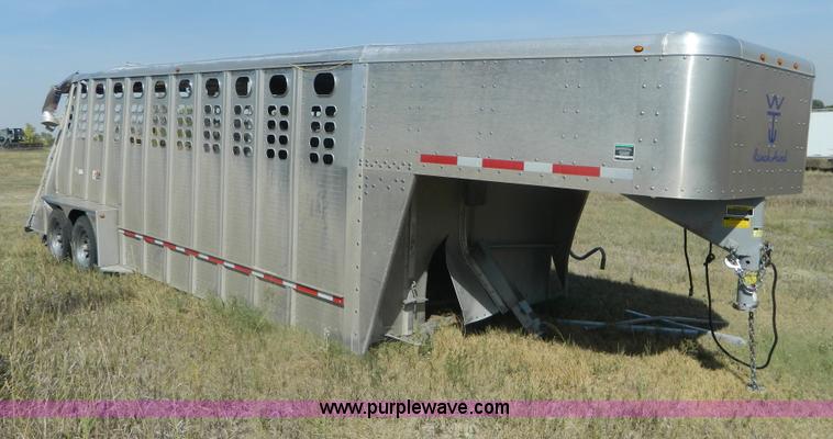 image for item G4980 2008 Wilson 24' tandem axle gooseneck livestock trailer