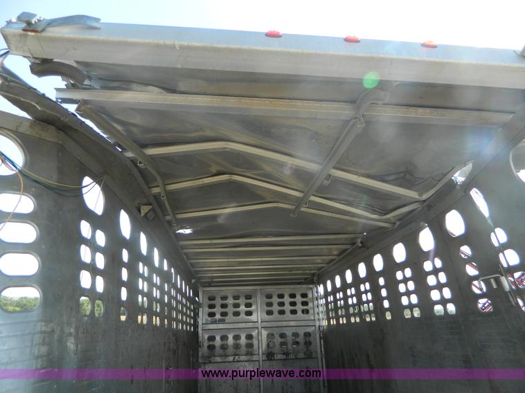 image for item G4980 2008 Wilson 24' tandem axle gooseneck livestock trailer