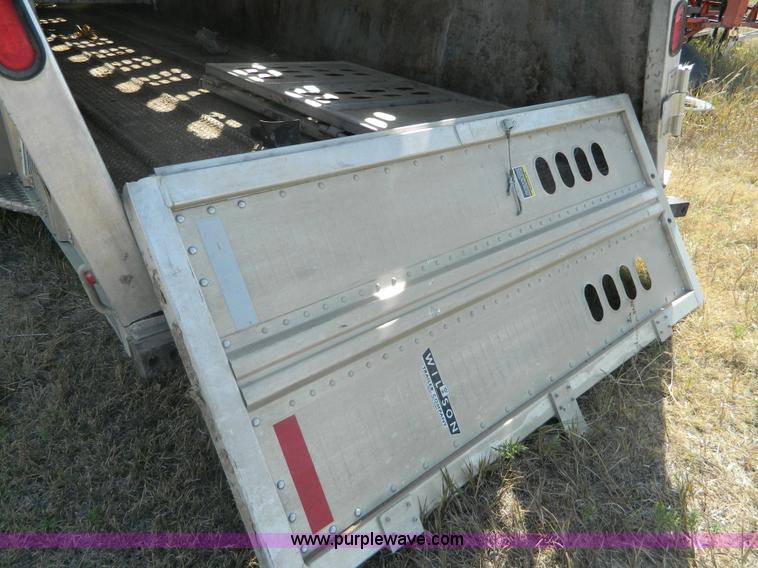 image for item G4980 2008 Wilson 24' tandem axle gooseneck livestock trailer