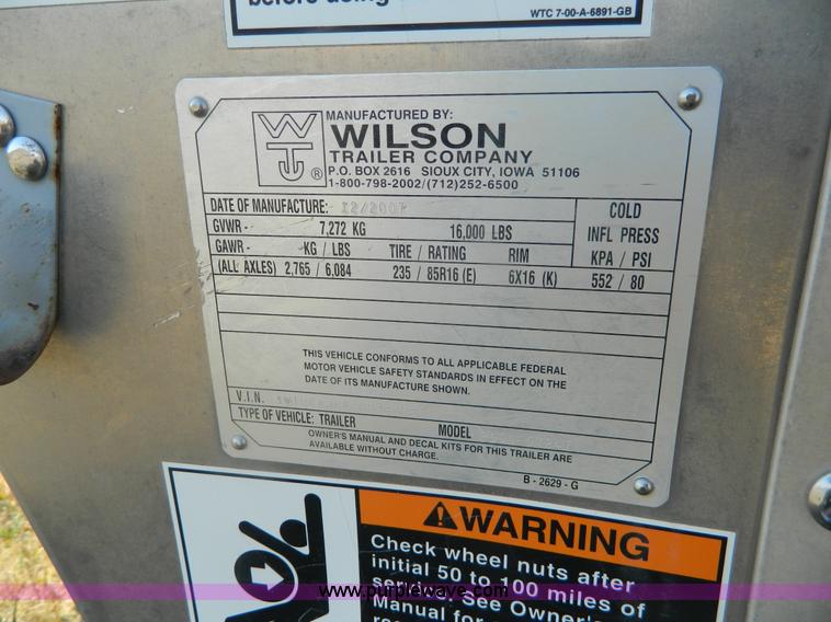 image for item G4980 2008 Wilson 24' tandem axle gooseneck livestock trailer