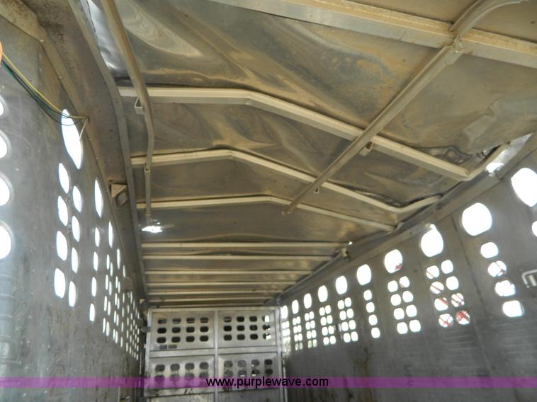 image for item G4980 2008 Wilson 24' tandem axle gooseneck livestock trailer