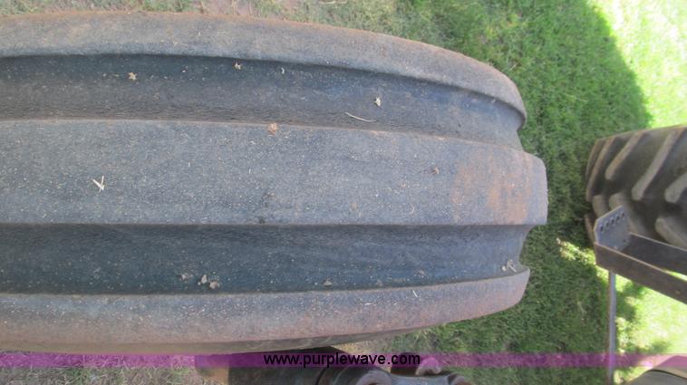 image for item G5506 1981 Allis Chalmers 8050 tractor