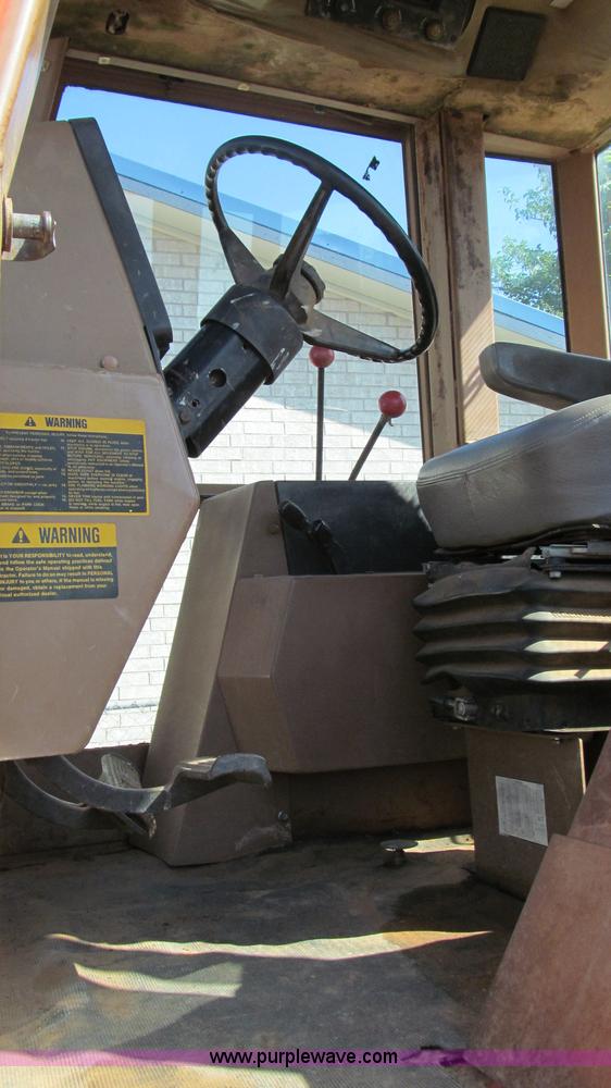 image for item G5506 1981 Allis Chalmers 8050 tractor