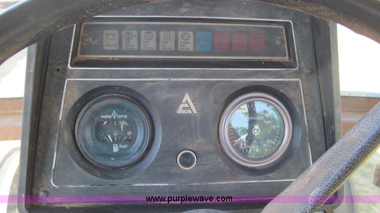 image for item G5506 1981 Allis Chalmers 8050 tractor