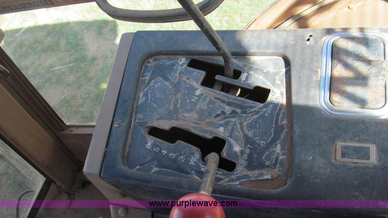 image for item G5506 1981 Allis Chalmers 8050 tractor