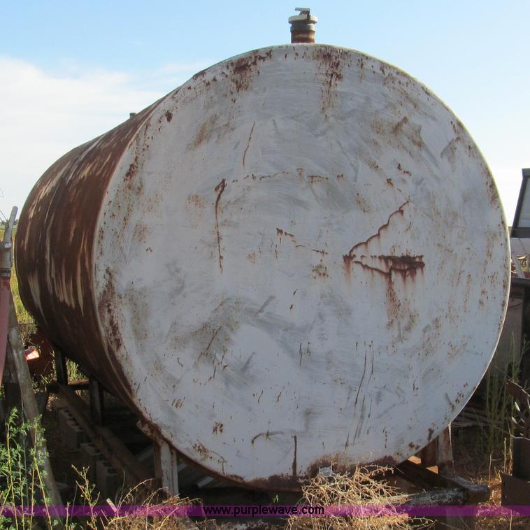 image for item G5511 4,000 gallon steel diesel tank