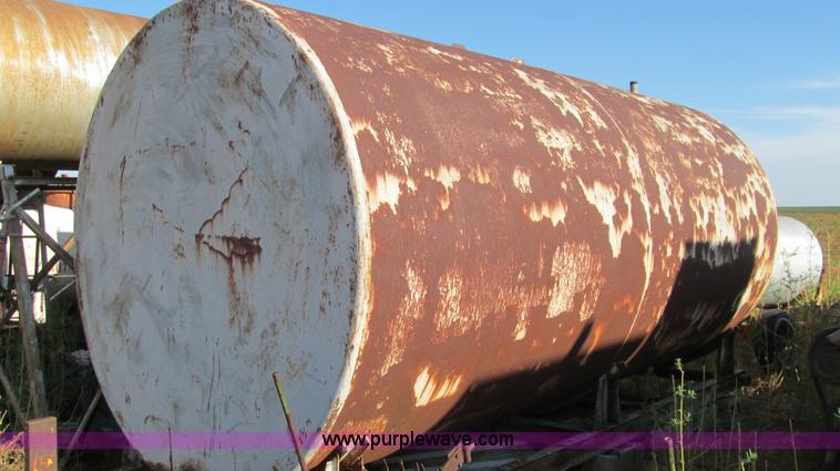 image for item G5511 4,000 gallon steel diesel tank