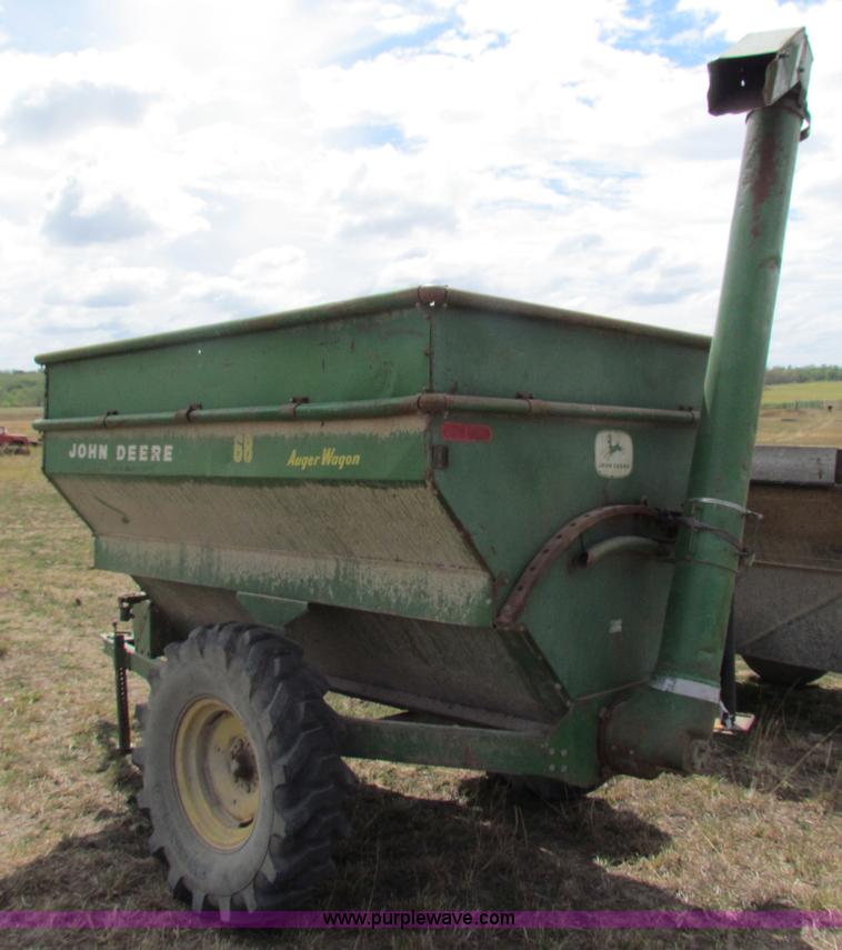 John Deere 68 auger wagon in Howard, KS Item N9148 sold Purple Wave