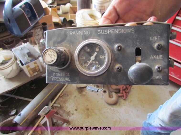 image for item N9150 Air down tag axle