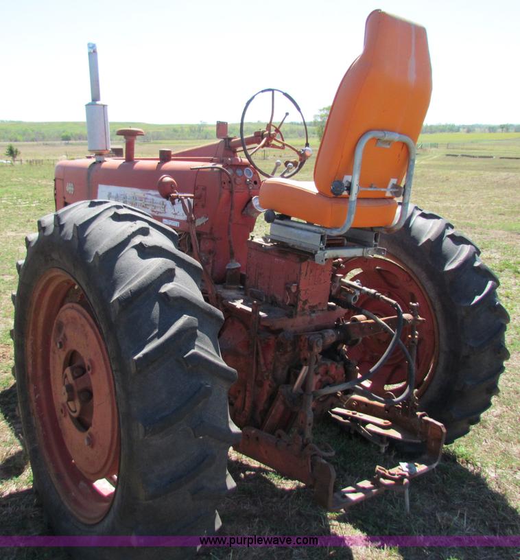 image for item N9155 Farmall 400 tractor