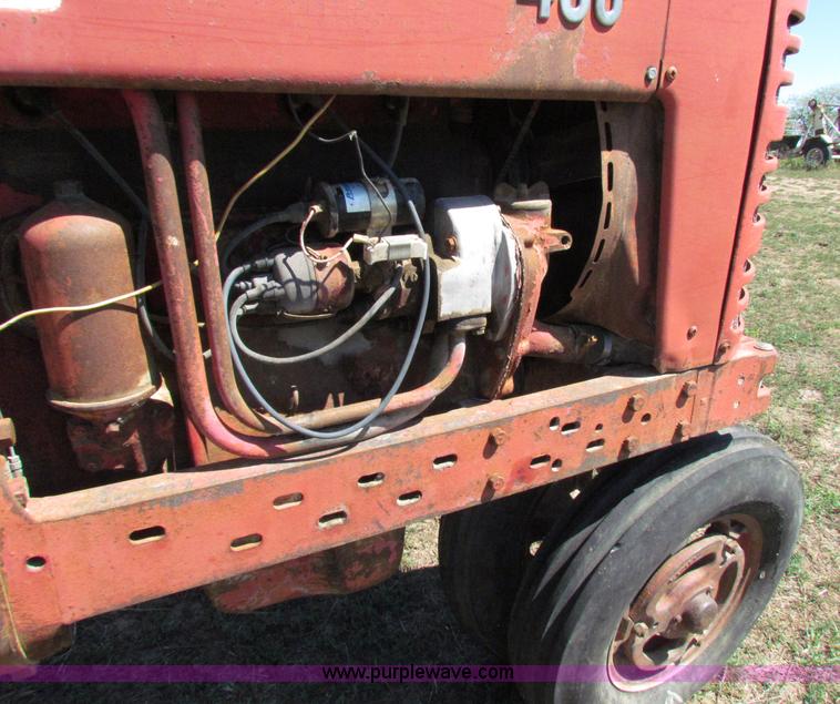 image for item N9155 Farmall 400 tractor