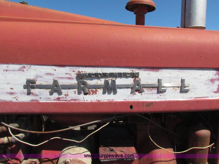 image for item N9155 Farmall 400 tractor