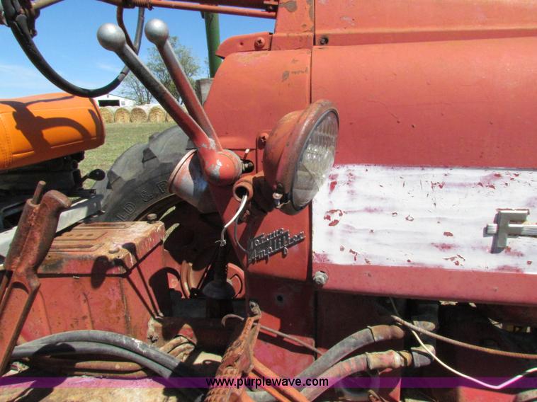 image for item N9155 Farmall 400 tractor