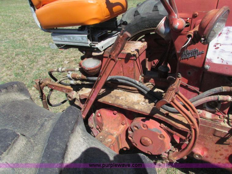 image for item N9155 Farmall 400 tractor