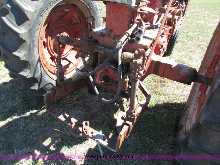 image for item N9155 Farmall 400 tractor