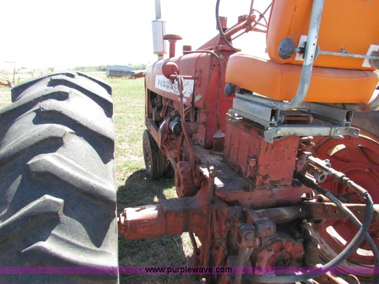 image for item N9155 Farmall 400 tractor