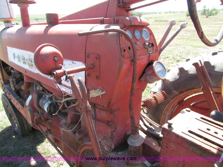 image for item N9155 Farmall 400 tractor