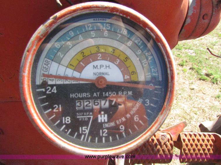 image for item N9155 Farmall 400 tractor