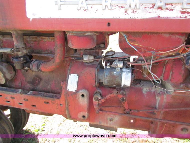 image for item N9155 Farmall 400 tractor
