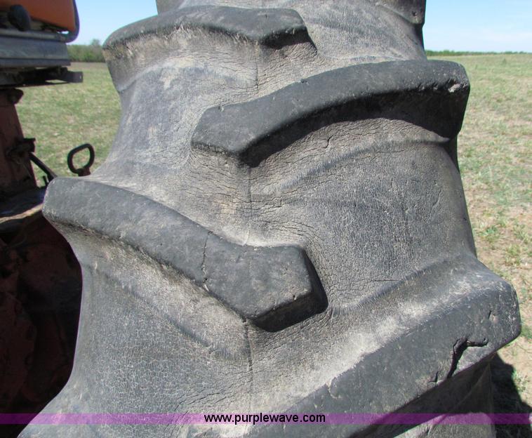 image for item N9155 Farmall 400 tractor