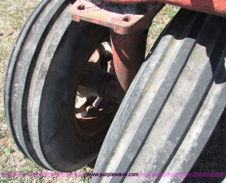 image for item N9155 Farmall 400 tractor